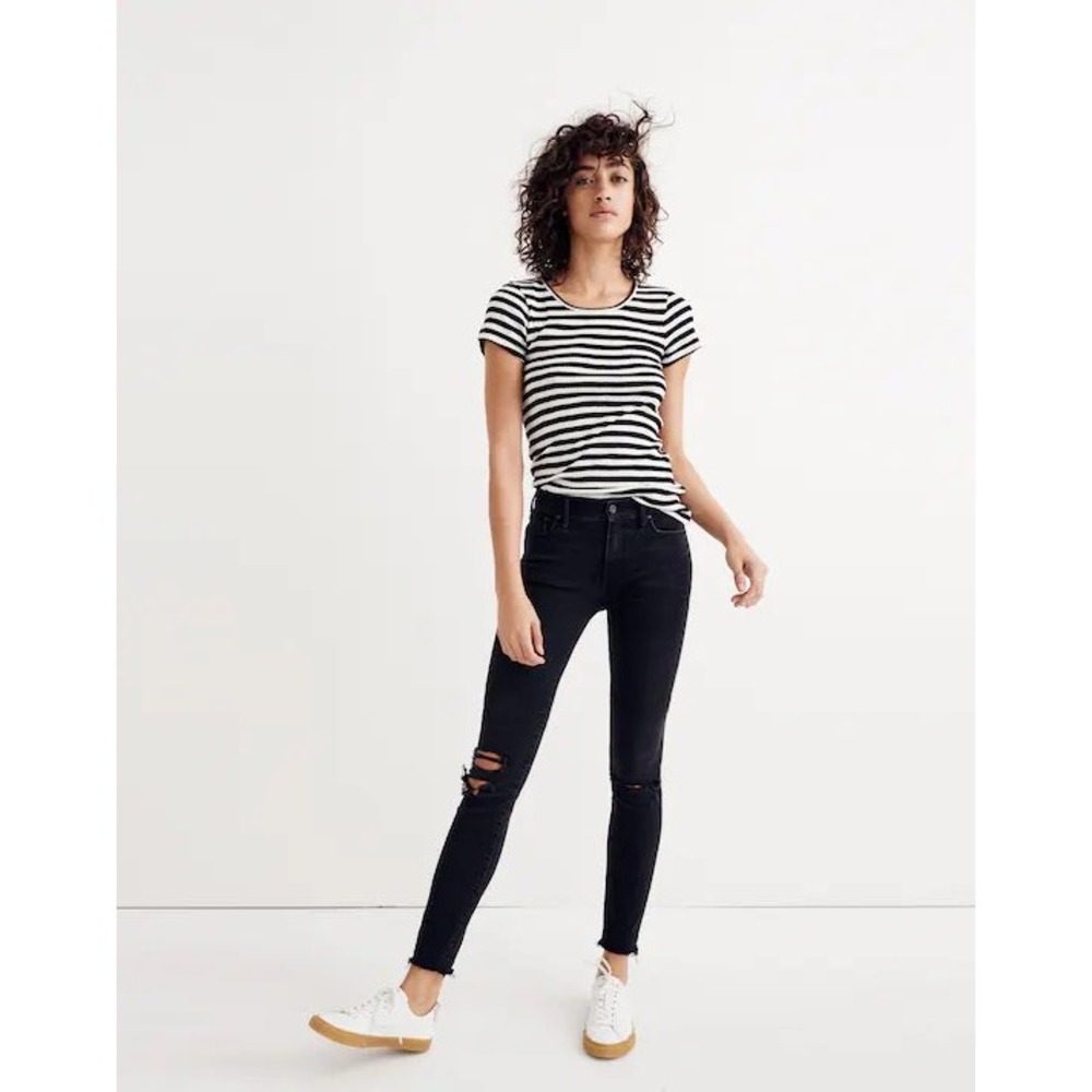 Madewell 9" Mid-Rise Skinny Jeans in Black Sea 9 Mid Destructed Raw‎ Hem Size 0